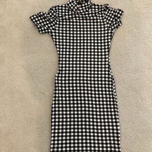 Prettylittlething Gingham Dress - New